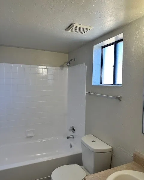 Silverado Apartments deluxe bathroom