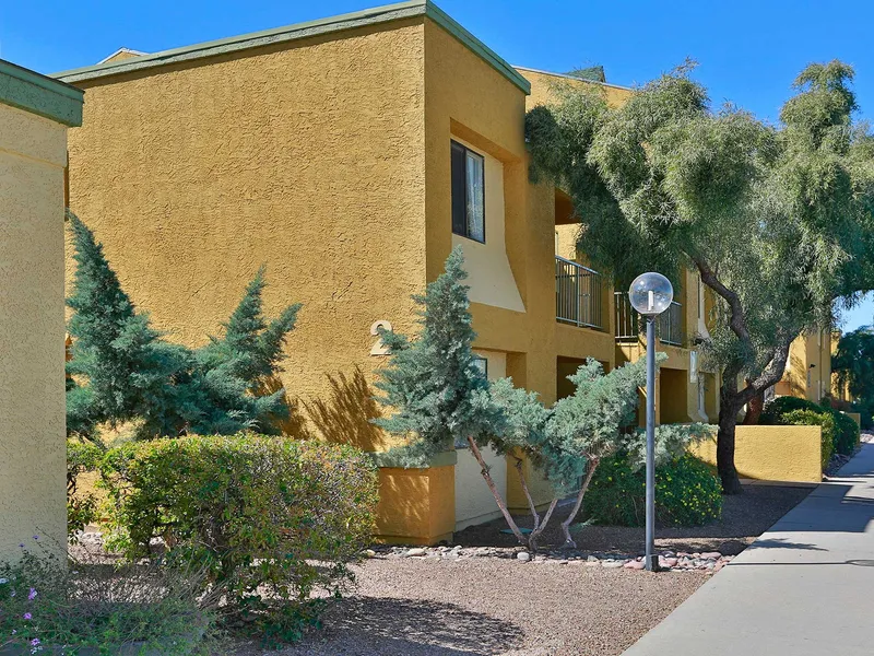 Silverado Apartments exterior view 10