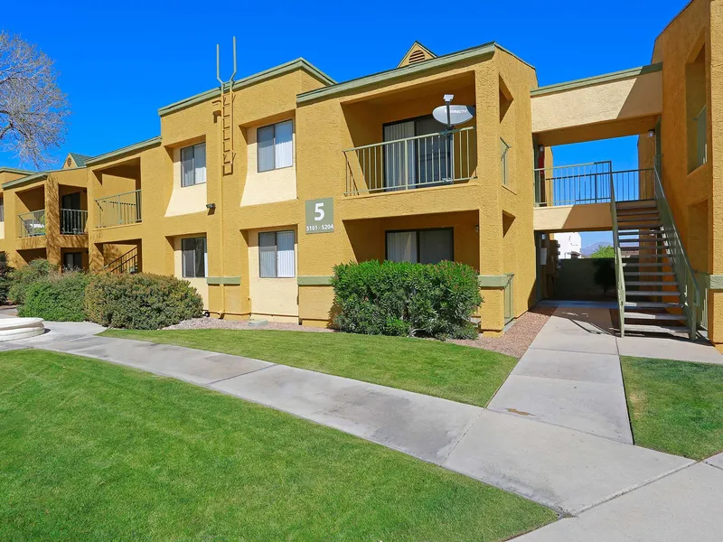 Silverado Apartments exterior view 5